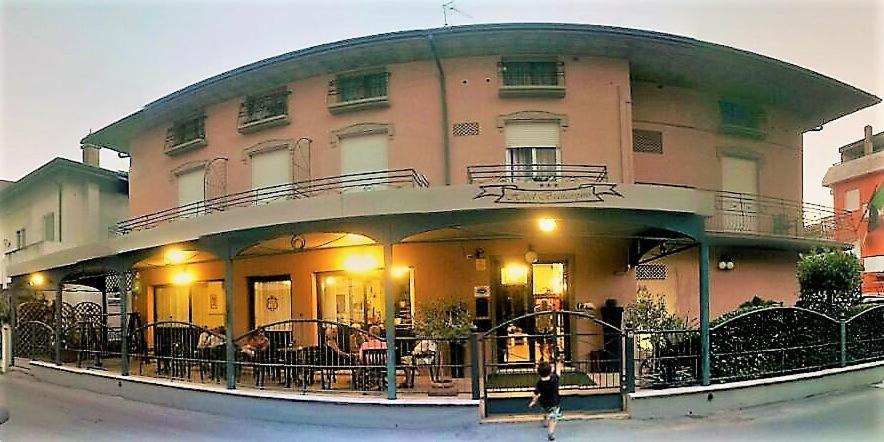 Hotel Biancospino Rimini Exterior photo